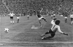 bundesarchiv_bild_183-n0716-0315_fusball-wm_brd_niederlande_2-1